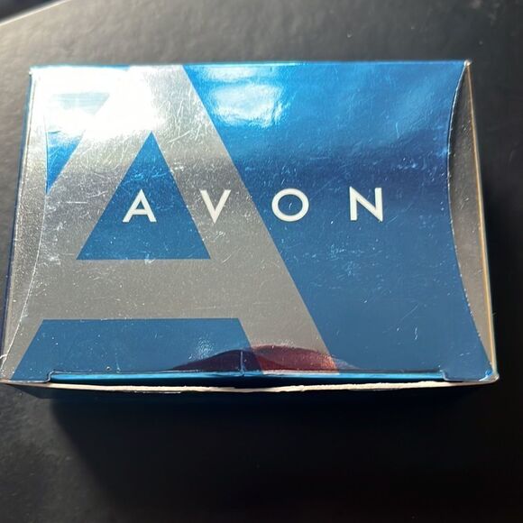 AVON Pretty Pearlesque White ‘Y’ Necklace With Leverback Tear Drop Earrings Set - Picture 6 of 8